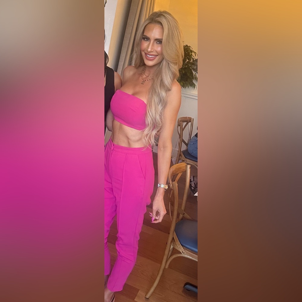 Remy Bandeau Pant Set in Hot Pink
superdown - Picture 2 of 2